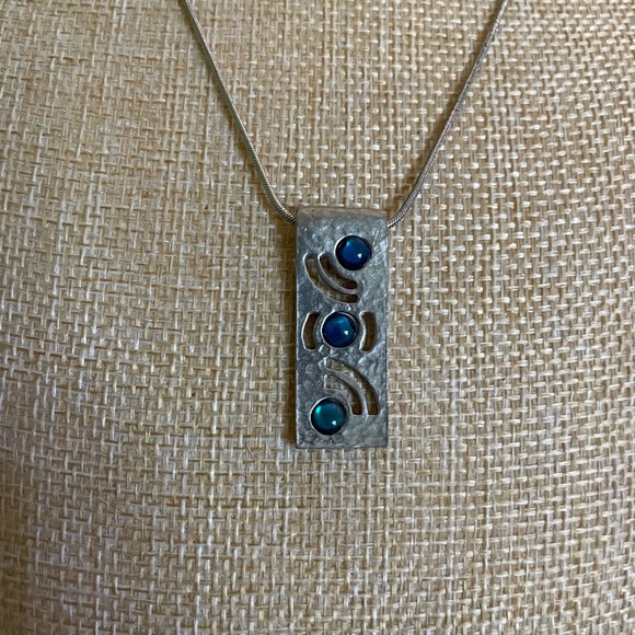 Elegant Silver Necklace with Blue Accents - Picture 2 of 7